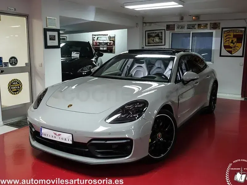 Usado Porsche Panamera Sport Turismo 560 CV (411 kW) 2021 Gris / plata Familiar