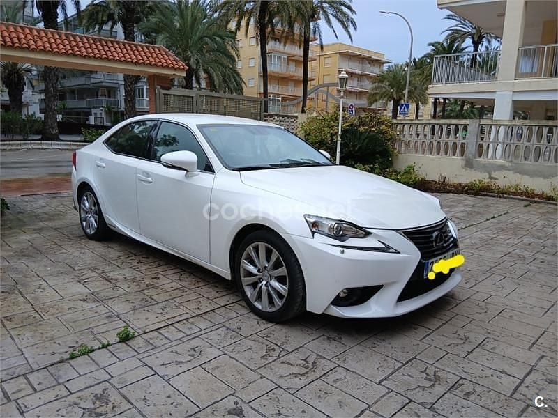 Usado Lexus IS300h Executive Line 223 CV (164 kW) 2015 Blanco Berlina