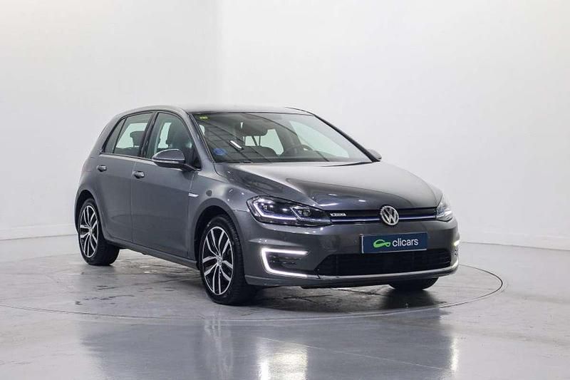 Usado VW e-Golf 100 kW (136 CV) 2020 Gris Utilitario
