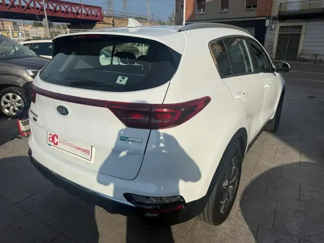 Usado Kia Sportage 136 CV (100 kW) 2021 Blanco SUV