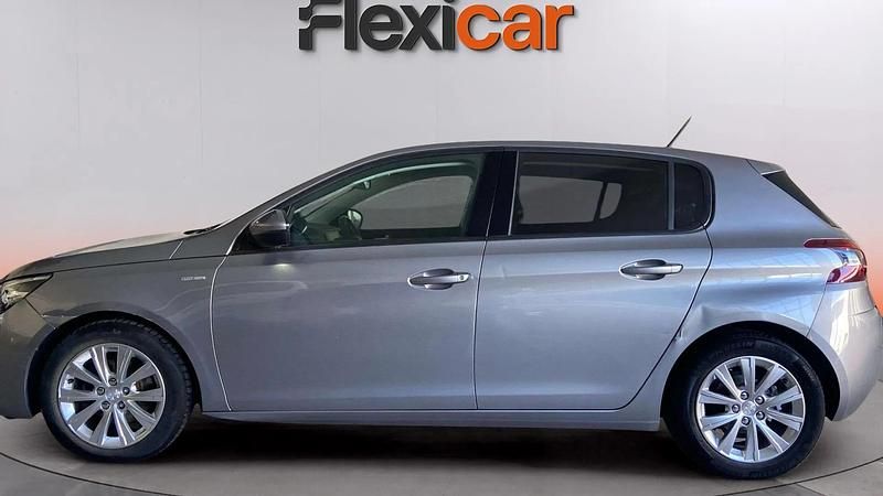 Usado Peugeot 308 Style 131 CV (96 kW) 2020 Gris Utilitario
