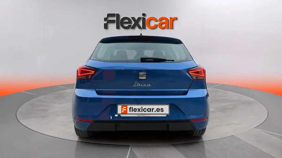 Usado Seat Ibiza Style 80 CV (58 kW) 2023 Azul Utilitario