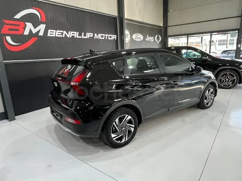 Usado Hyundai Bayon 84 CV (61 kW) 2022 Negro SUV