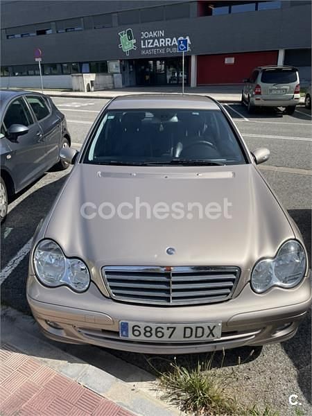 Beige Usado 2005 Mercedes C220 Avantgarde Berlina | 4650 € (Precio justo) - Imagen 1/4