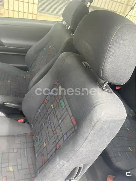 Usado VW Polo Conceptline 50 CV (36 kW) 1999 Blanco Berlina