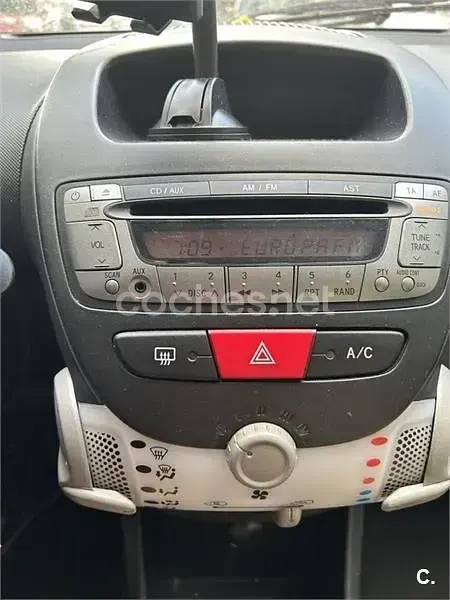 Usado Peugeot 107 Active 68 CV (50 kW) 2012 Blanco Utilitario