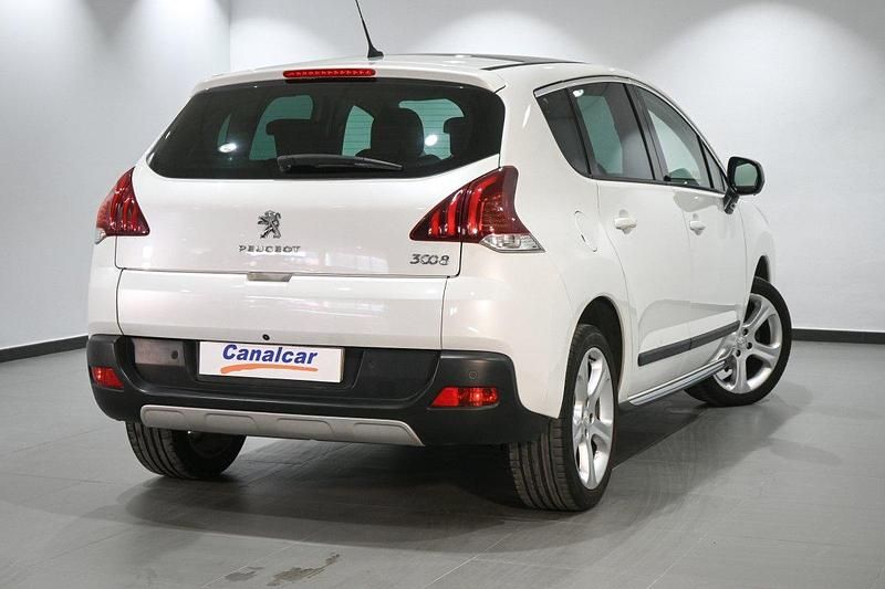 Usado Peugeot 3008 Allure 115 CV (84 kW) 2014 Blanco Familiar