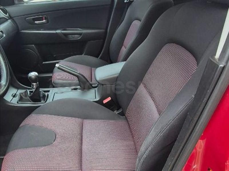 Usado Mazda 3 Active 105 CV (77 kW) 2005 Rojo Berlina