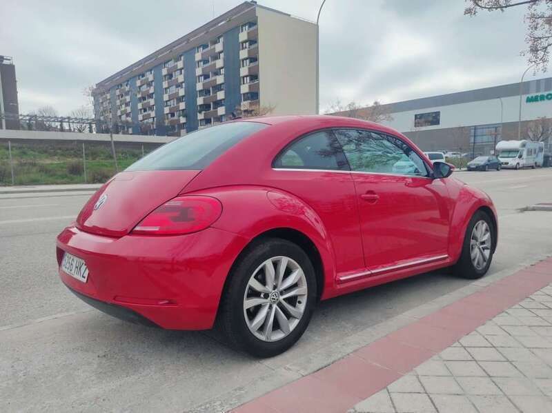 Usado VW Beetle 105 CV (77 kW) 2012 Rojo Utilitario