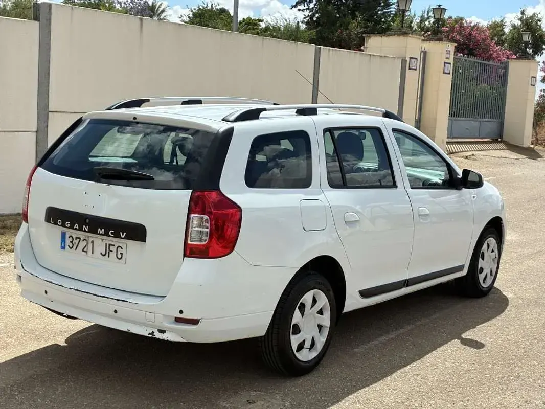 Käytetty Dacia Logan Ambiance 90 HP (66 kW) 2015 Valkoinen Viistoperä