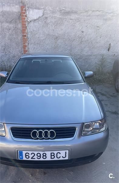 Gris / plata Usado 2002 Audi A3 Ambiente Berlina | 2750 € (Buen precio) - Imagen 1/4