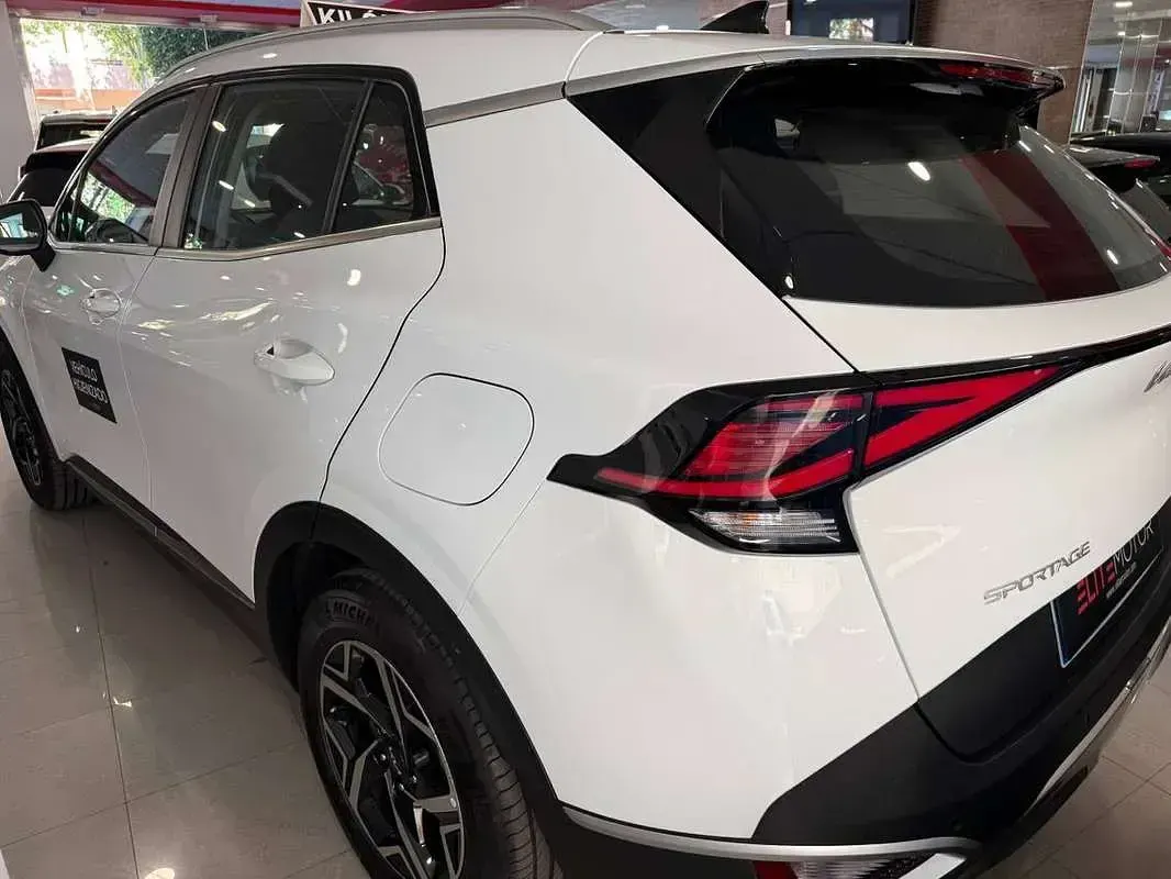 Usado Kia Sportage 136 CV (100 kW) 2025 Blanco SUV