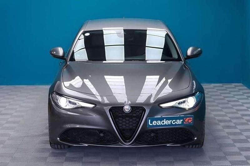 Usado Alfa Romeo Giulia Sprint 190 CV (139 kW) 2021 Gris Berlina