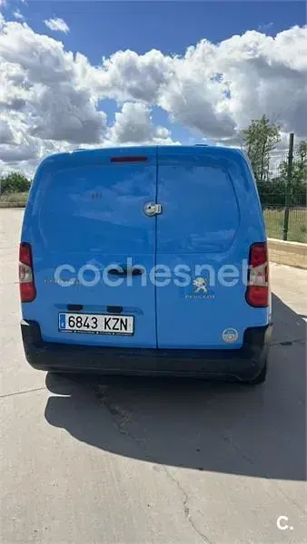 Usado Peugeot Partner Tepee Access 75 CV (55 kW) 2016 Azul Monovolumen