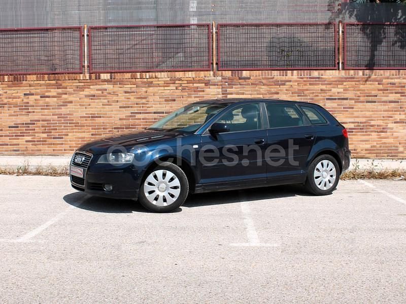 Azul Usado 2006 Audi A3 Ambition Berlina | 5990 € (Buen precio) - Imagen 1/4