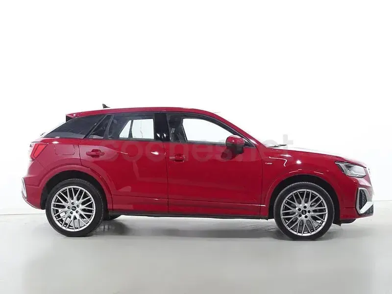 Usado Audi Q2 S-Line 116 CV (85 kW) 2022 Rojo SUV