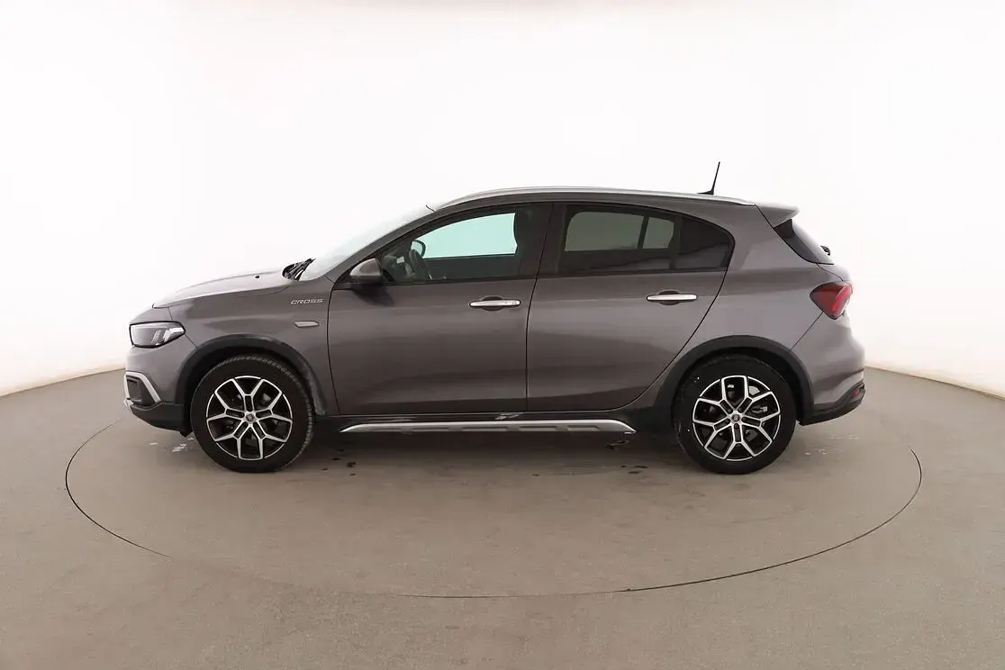 Usado Fiat Tipo Cross 131 CV (96 kW) 2022 Gris Berlina
