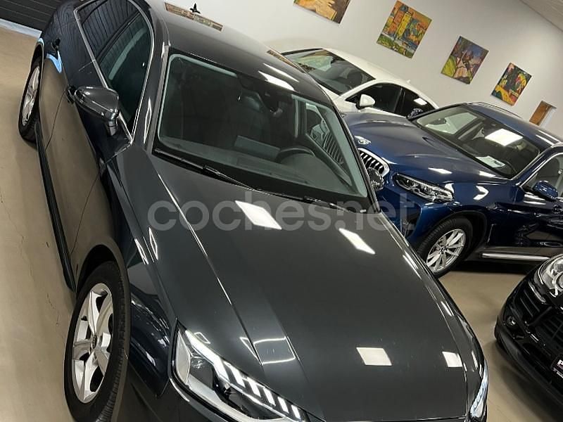 Usado Audi A4 Advanced Plus 163 CV (119 kW) 2022 Gris / plata Berlina
