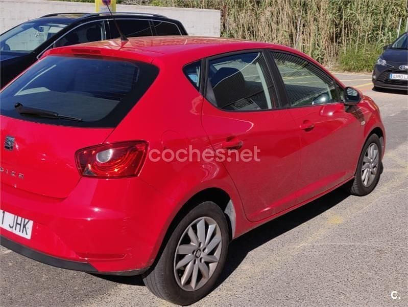 Usado Seat Ibiza Reference 95 HP (69 kW) 2015 Vermelho Sedan