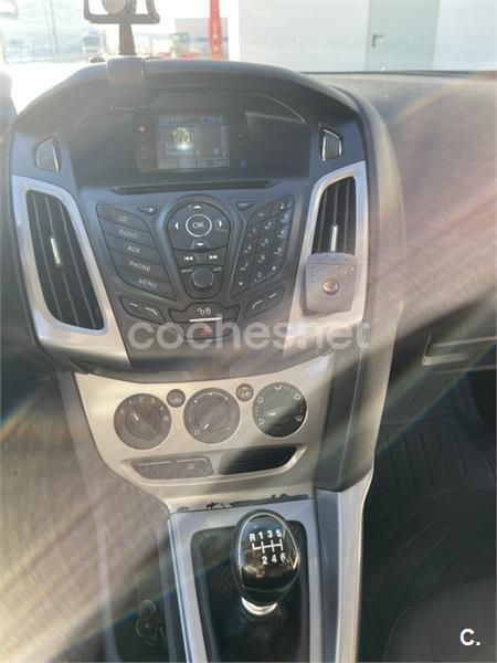 Gris / plata Usado 2012 Ford Focus Trend Berlina | 5000 € (Un poco caro) - Imagen 1/2
