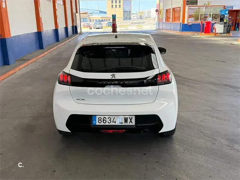 Usado Peugeot 208 Active 100 CV (73 kW) 2022 Blanco Utilitario