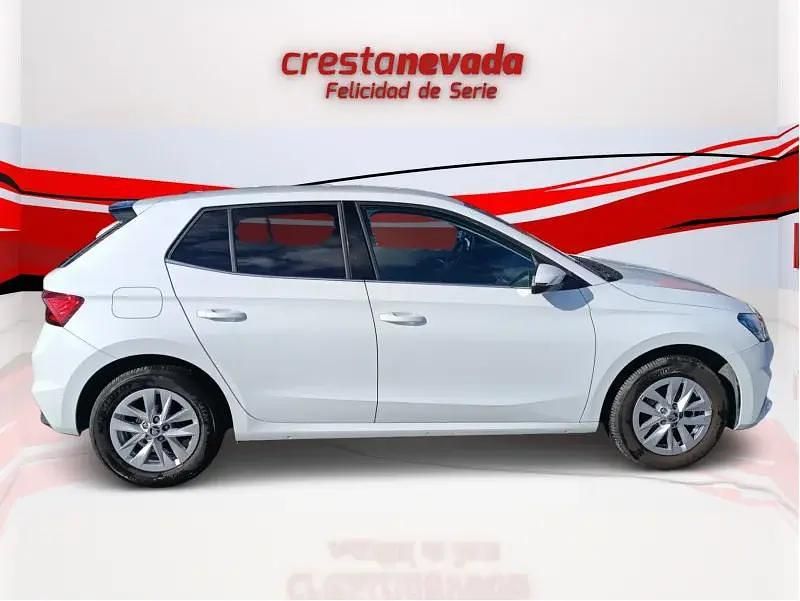 Usado Skoda Fabia Selection 80 CV (58 kW) 2024 Blanco Utilitario