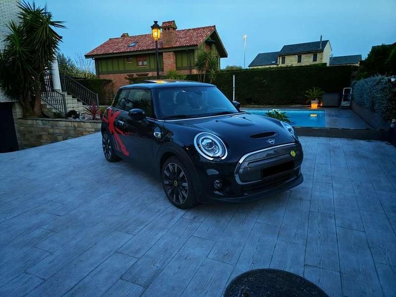 Usado Mini Cooper SE 135 kW (184 CV) 2021 Azul Utilitario