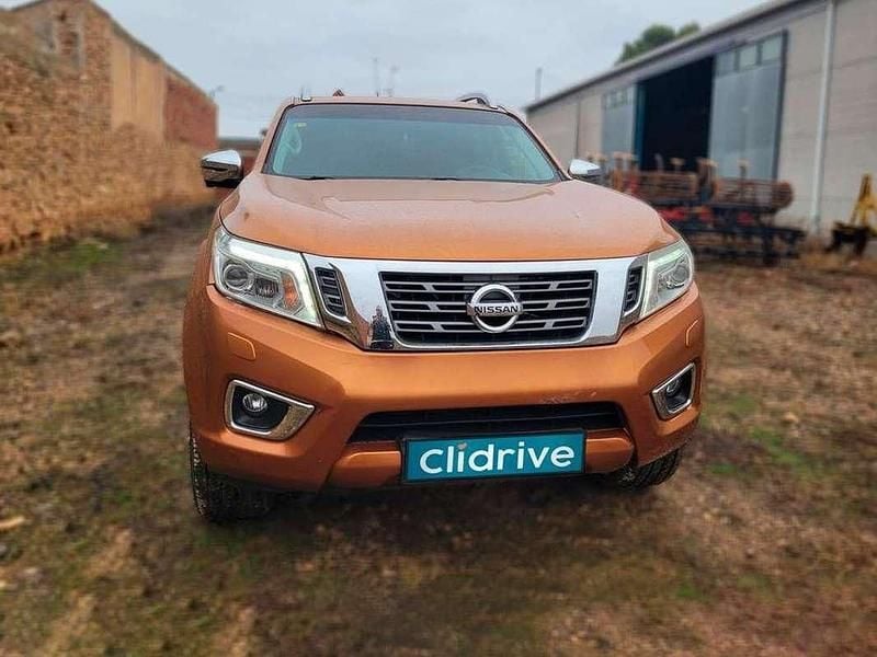 Usado Nissan Navara Tekna 190 CV (139 kW) 2017 Naranja Pickup/Camioneta