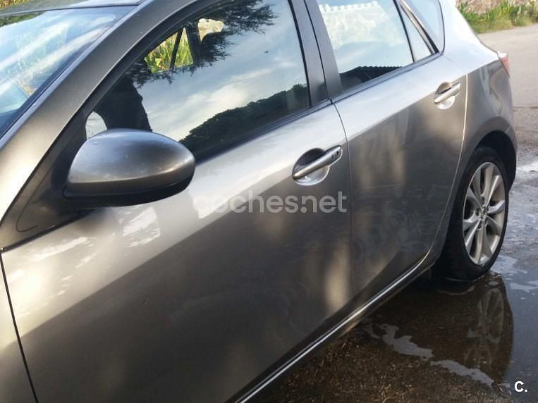 Gris / plata Usado 2010 Mazda 3 Luxury Berlina | 4990 € - Imagen 1/4