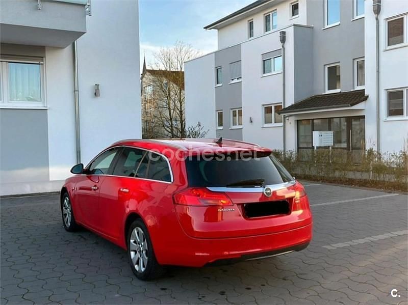 Usado Opel Insignia Sportive 160 CV (117 kW) 2013 Rojo Familiar