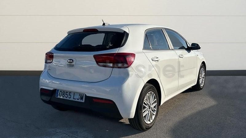 Usado Kia Rio 84 CV (61 kW) 2020 Blanco Berlina