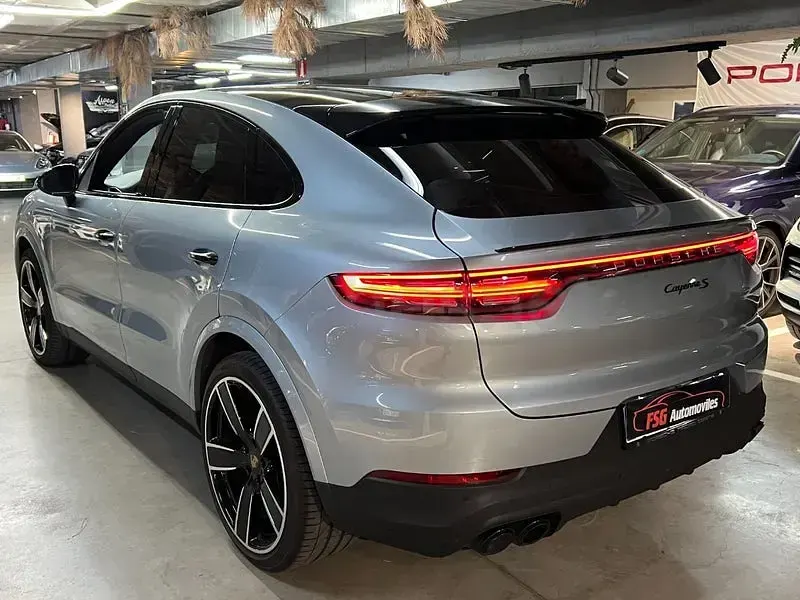 Usado Porsche Cayenne 440 CV (323 kW) 2020 Gris / plata SUV