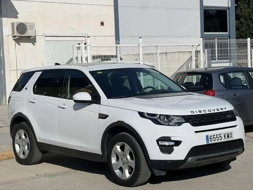 Usado Land Rover Discovery Sport HSE 150 CV (110 kW) 2018 Blanco SUV