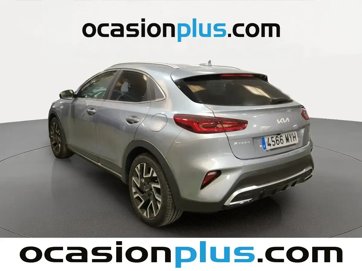 Usado Kia XCeed 101 CV (74 kW) 2025 Gris SUV