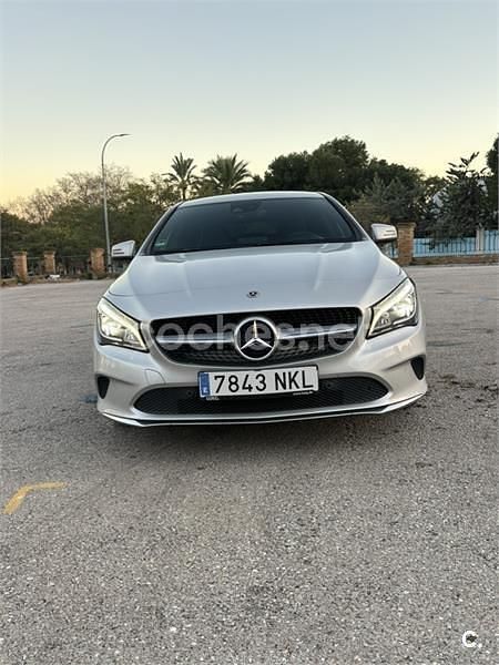 Usado Mercedes CLA200 Shooting Brake 136 CV (100 kW) 2018 Gris / plata Familiar