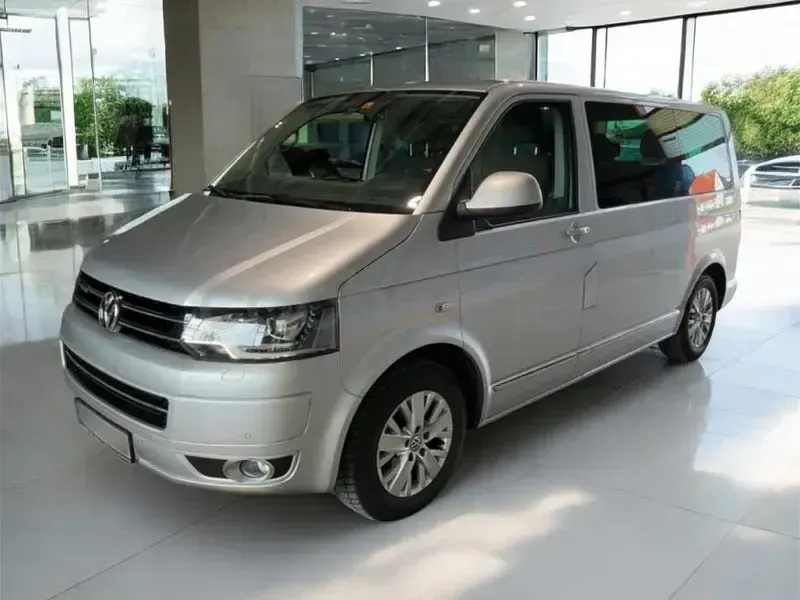 Usado VW Multivan Comfortline 114 CV (83 kW) 2014 Gris / plata Monovolumen