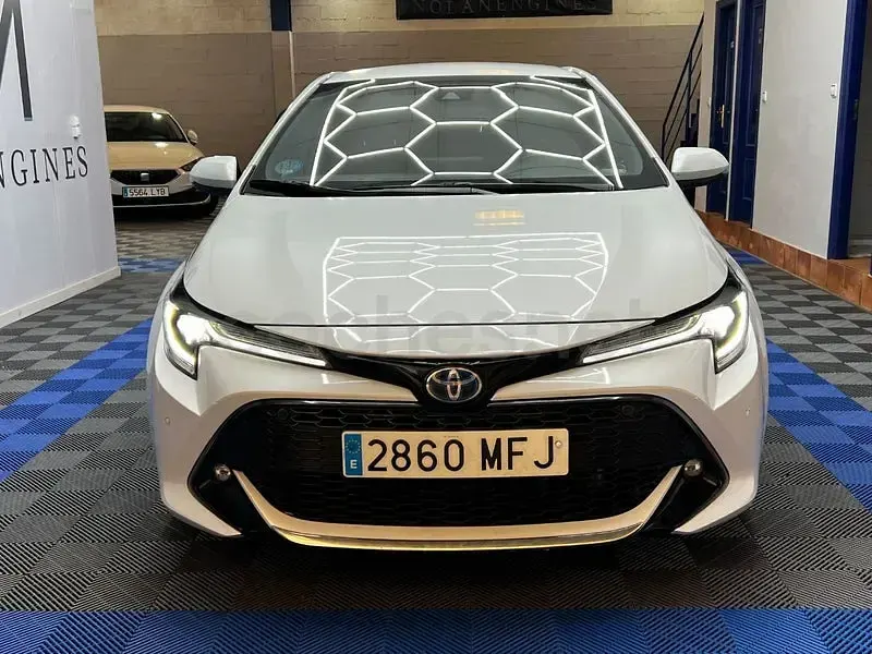 Usado Toyota Corolla Plus 140 CV (102 kW) 2023 Blanco Berlina