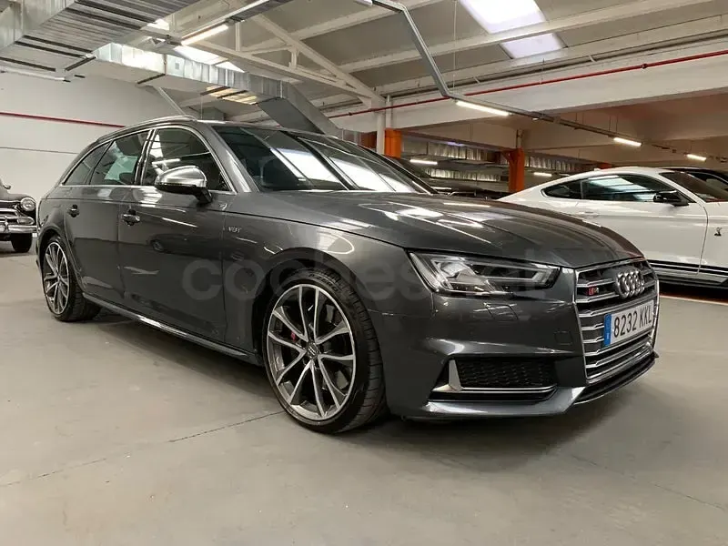 Usado Audi A4 354 CV (260 kW) 2018 Gris / plata Familiar