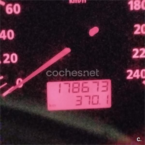 Usado Audi A4 150 CV (110 kW) 1998 Gris / plata Berlina