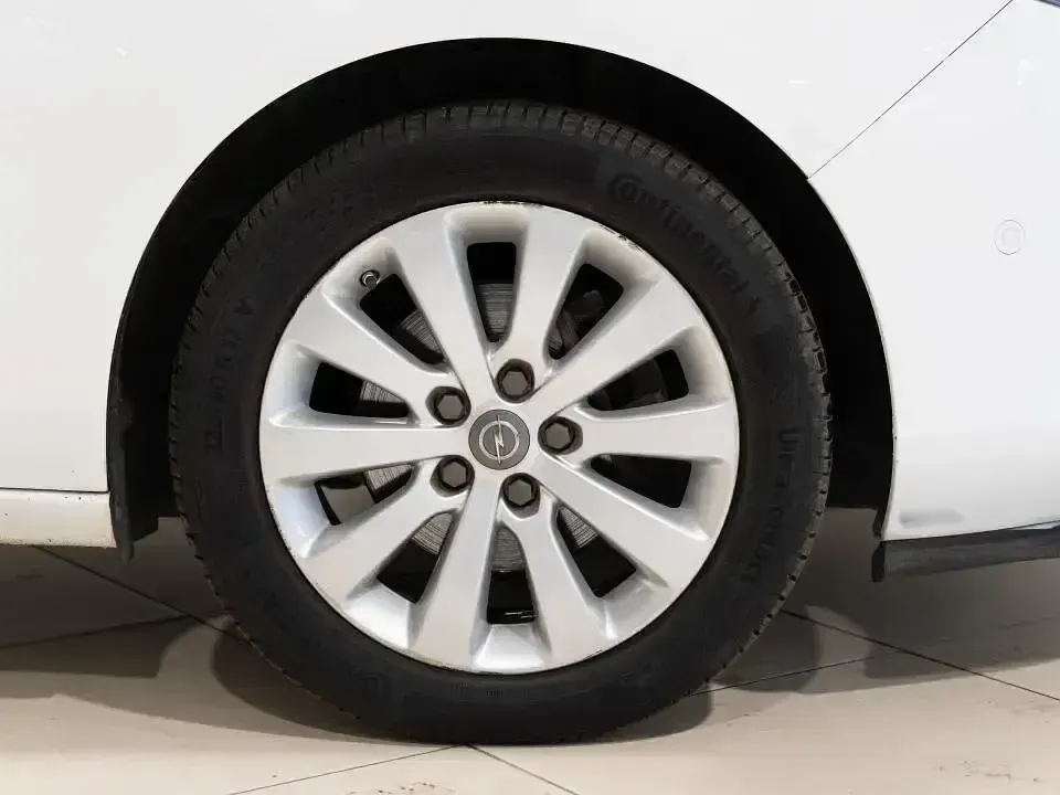 Używany Opel Zafira Excellence 140 KM (102 kW) 2016 Biały Minivan