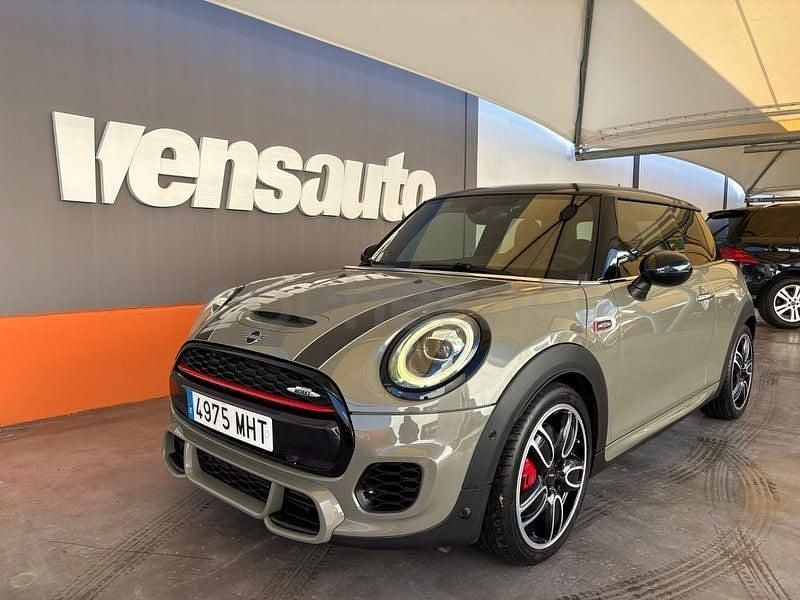 Usado Mini John Cooper Works 231 CV (169 kW) 2020 Gris / plata Utilitario