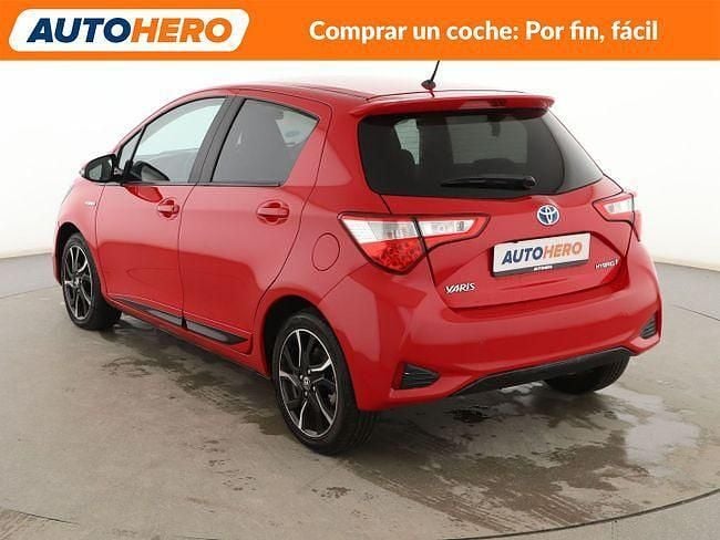 Usado Toyota Yaris Hybrid Active 101 CV (74 kW) 2017 Rojo Berlina