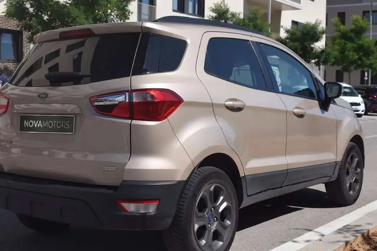 Usado Ford Ecosport 101 CV (74 kW) 2018 Beige SUV