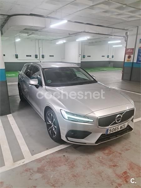 Usado Volvo V60 Momentum 150 CV (110 kW) 2021 Gris / plata Familiar