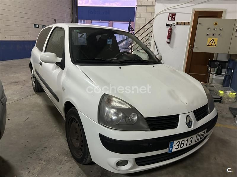 Blanco Usado 2005 Renault Clio II Berlina | 1500 € (Buen precio) - Imagen 1/4