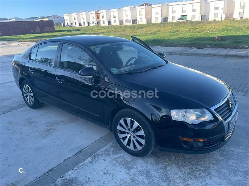 Usado VW Passat Advance 110 CV (80 kW) 2009 Negro Berlina