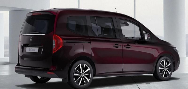 Nuevo Mercedes T180 115 CV (84 kW) 2025 Rojo Monovolumen