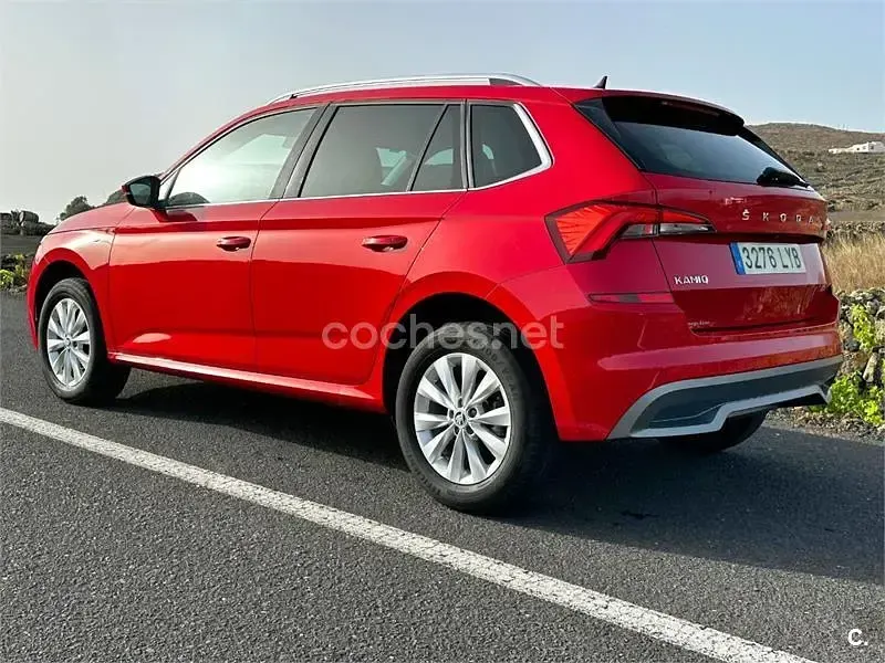 Usado Skoda Kamiq Ambition 110 CV (80 kW) 2022 Rojo SUV