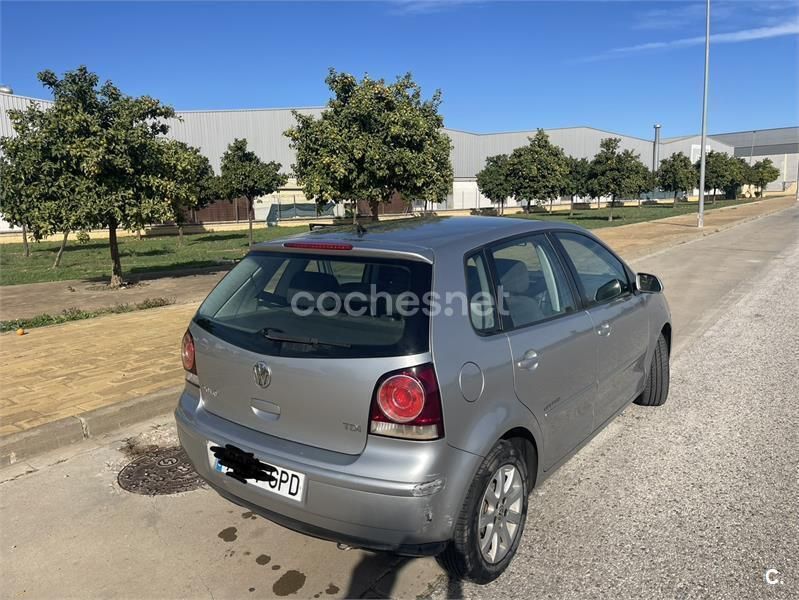 Gris / plata Usado 2009 VW Polo United Berlina | 3000 € (Precio justo) - Imagen 1/2