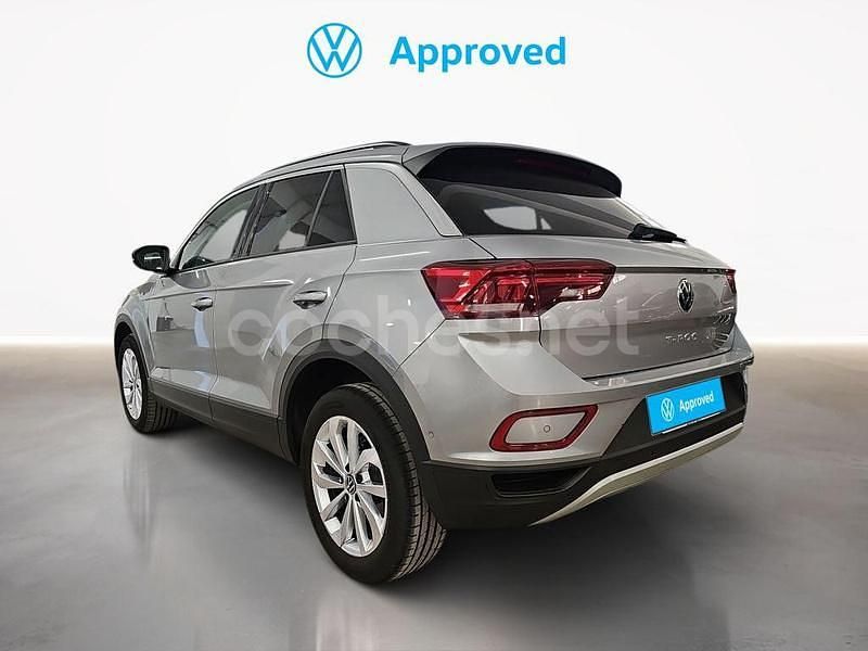 Usado VW T-Roc Life 150 CV (110 kW) 2024 Gris / plata SUV